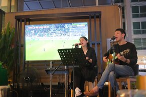 Holiday Inn Express Bangkok Soi Soonvijai by IHG