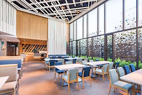 Holiday Inn Express Bangkok Soi Soonvijai by IHG