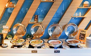 Holiday Inn Express Bangkok Soi Soonvijai by IHG