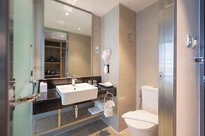 Holiday Inn Express Bangkok Soi Soonvijai by IHG