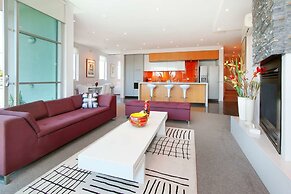 Penthouse St Kilda Style