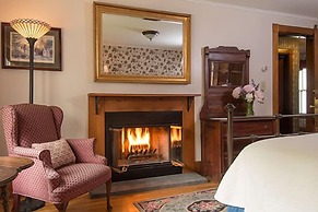 Inn at Ellis River