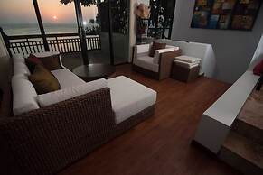 Penn Sunset Villa with Pool 10A