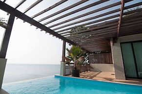 Penn Sunset Villa with Pool 10A