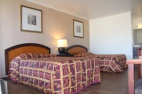 LoneStar Inn & Suites