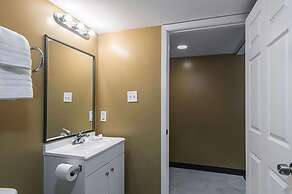 LoneStar Inn & Suites