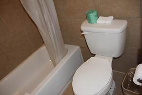 LoneStar Inn & Suites