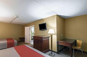 LoneStar Inn & Suites
