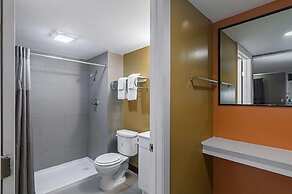 LoneStar Inn & Suites