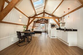 Stayci Serviced Apartments Royal Palace