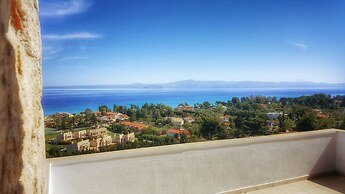 Bungalow White Apartments and Suites