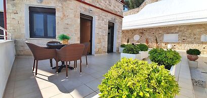 Bungalow White Apartments and Suites