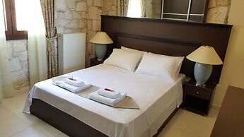 Bungalow White Apartments and Suites