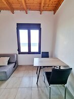 Bungalow White Apartments and Suites