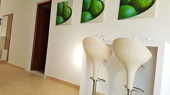 Bungalow White Apartments and Suites