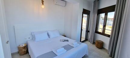 Bungalow White Apartments and Suites