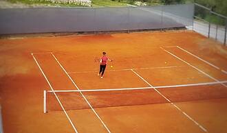 Bungalow White Apartments and Suites