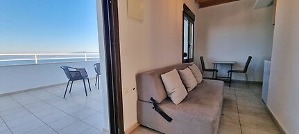 Bungalow White Apartments and Suites