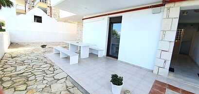 Bungalow White Apartments and Suites