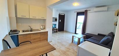 Bungalow White Apartments and Suites