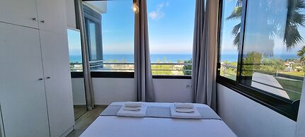 Bungalow White Apartments and Suites