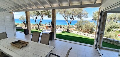 Bungalow White Apartments and Suites