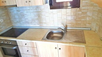 Bungalow White Apartments and Suites