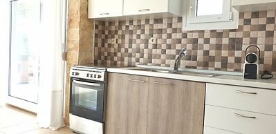 Bungalow White Apartments and Suites