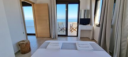 Bungalow White Apartments and Suites