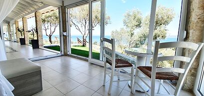 Bungalow White Apartments and Suites