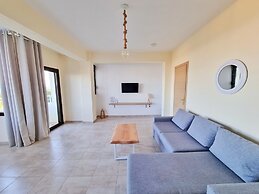 Bungalow White Apartments and Suites