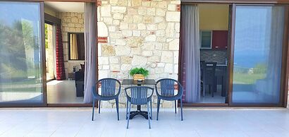 Bungalow White Apartments and Suites