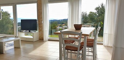 Bungalow White Apartments and Suites