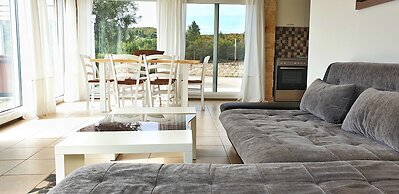 Bungalow White Apartments and Suites