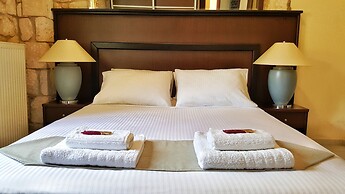 Bungalow White Apartments and Suites