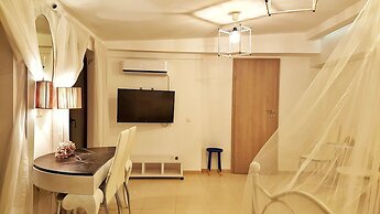 Bungalow White Apartments and Suites