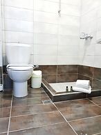 Bungalow White Apartments and Suites