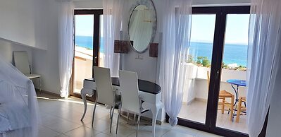 Bungalow White Apartments and Suites