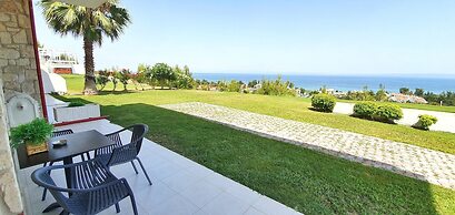 Bungalow White Apartments and Suites