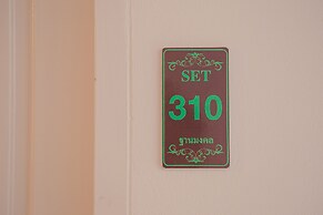 S.E.T Thanmongkol Residence