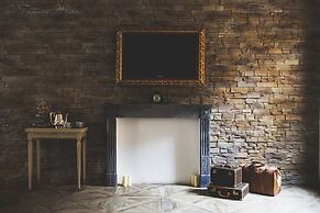 051 Room & Breakfast