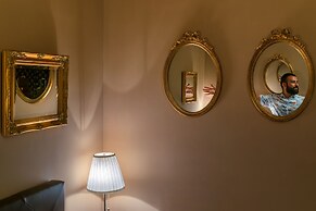 051 Room & Breakfast