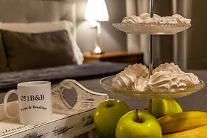 051 Room & Breakfast