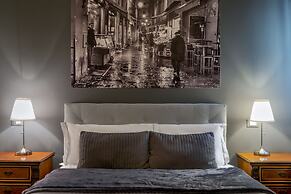 051 Room & Breakfast