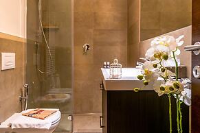 051 Room & Breakfast