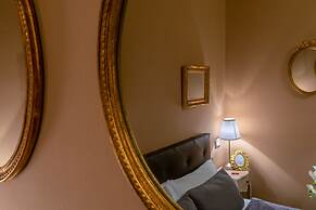 051 Room & Breakfast