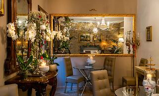 051 Room & Breakfast