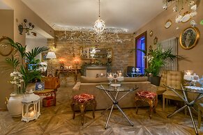 051 Room & Breakfast