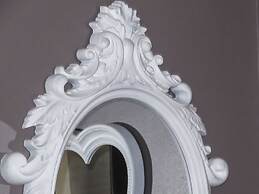 051 Room & Breakfast