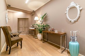 051 Room & Breakfast